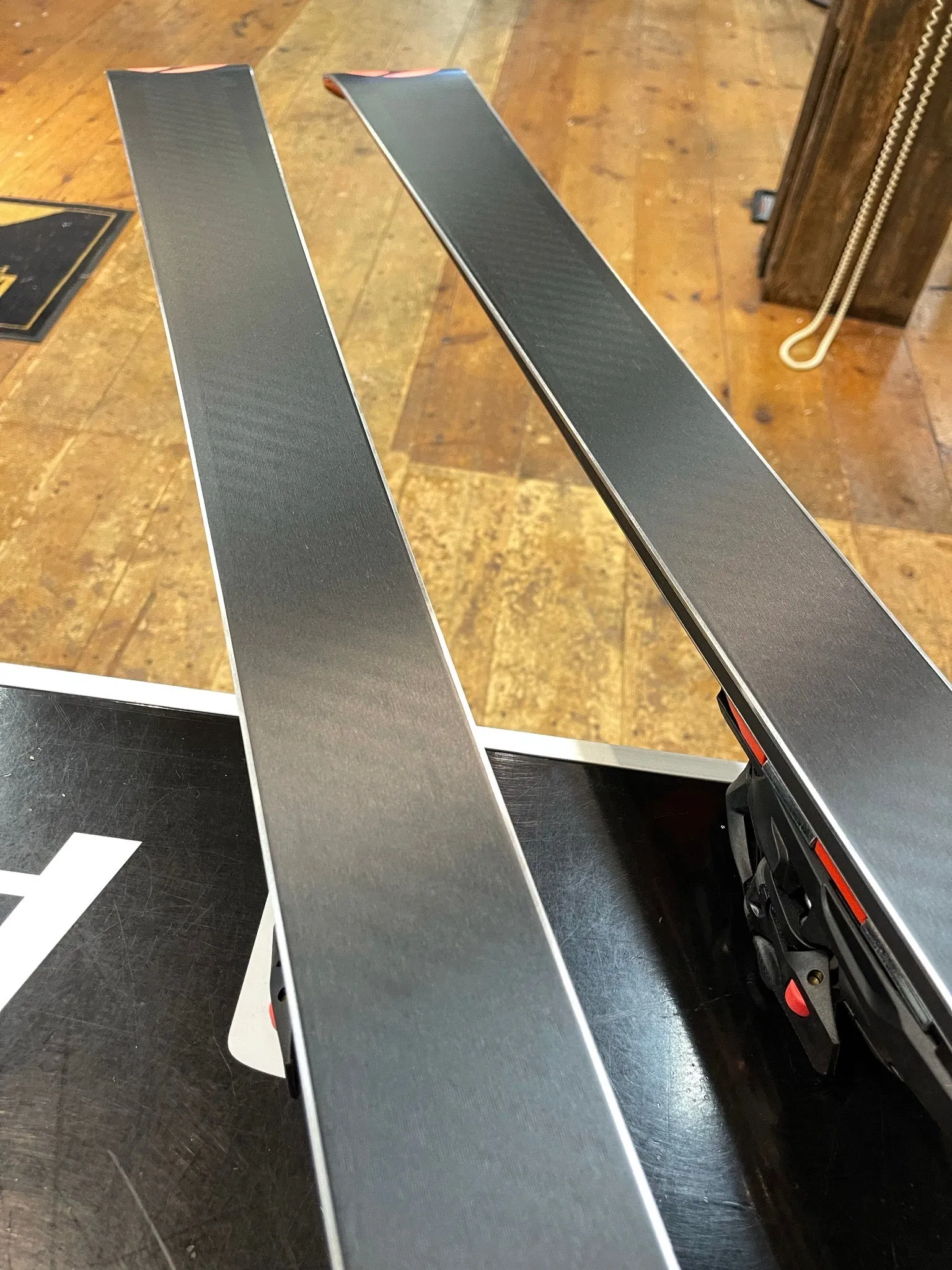 Blizzard Firebird WRC with Marker Xcell 14 Bindings - DEMO SKI