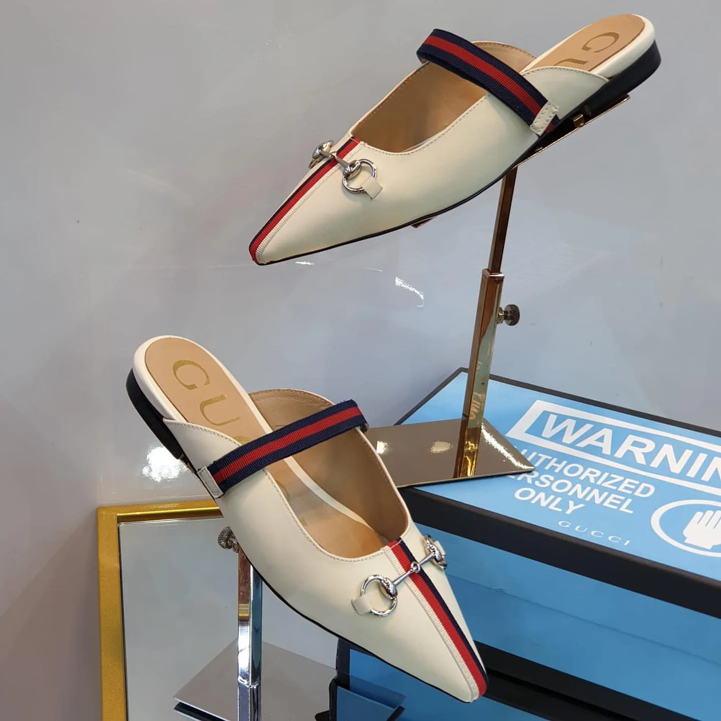 Luxury Shoes - GUC - 6444