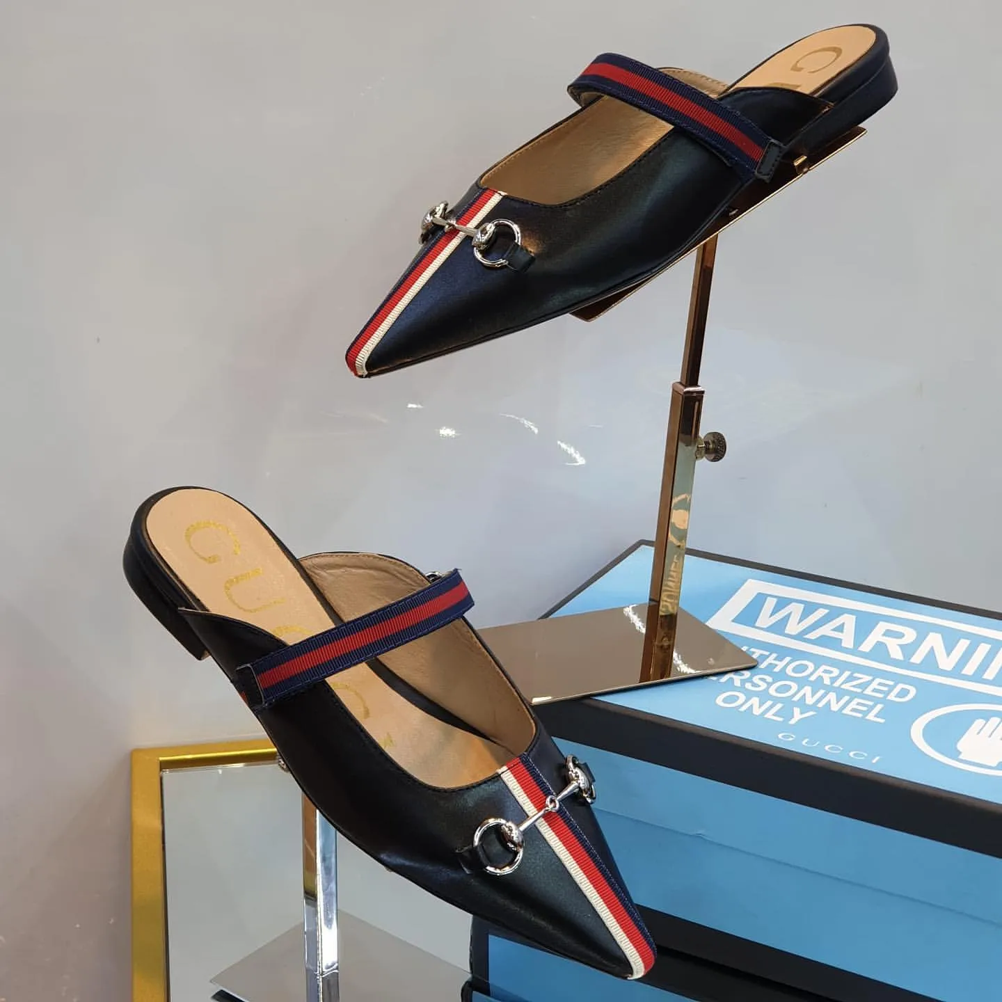 Luxury Shoes - GUC - 6444