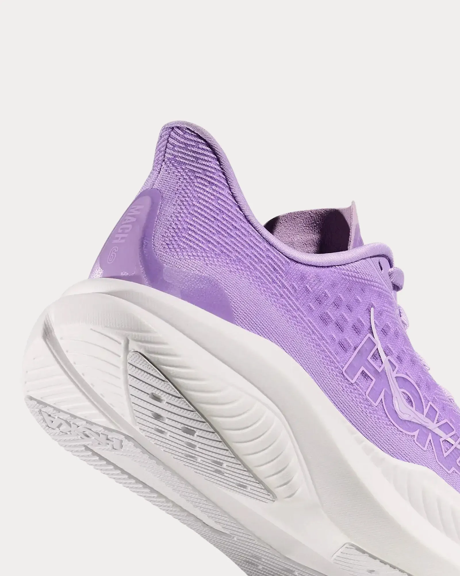 Mach 6 Aster Flower / White Running Shoes