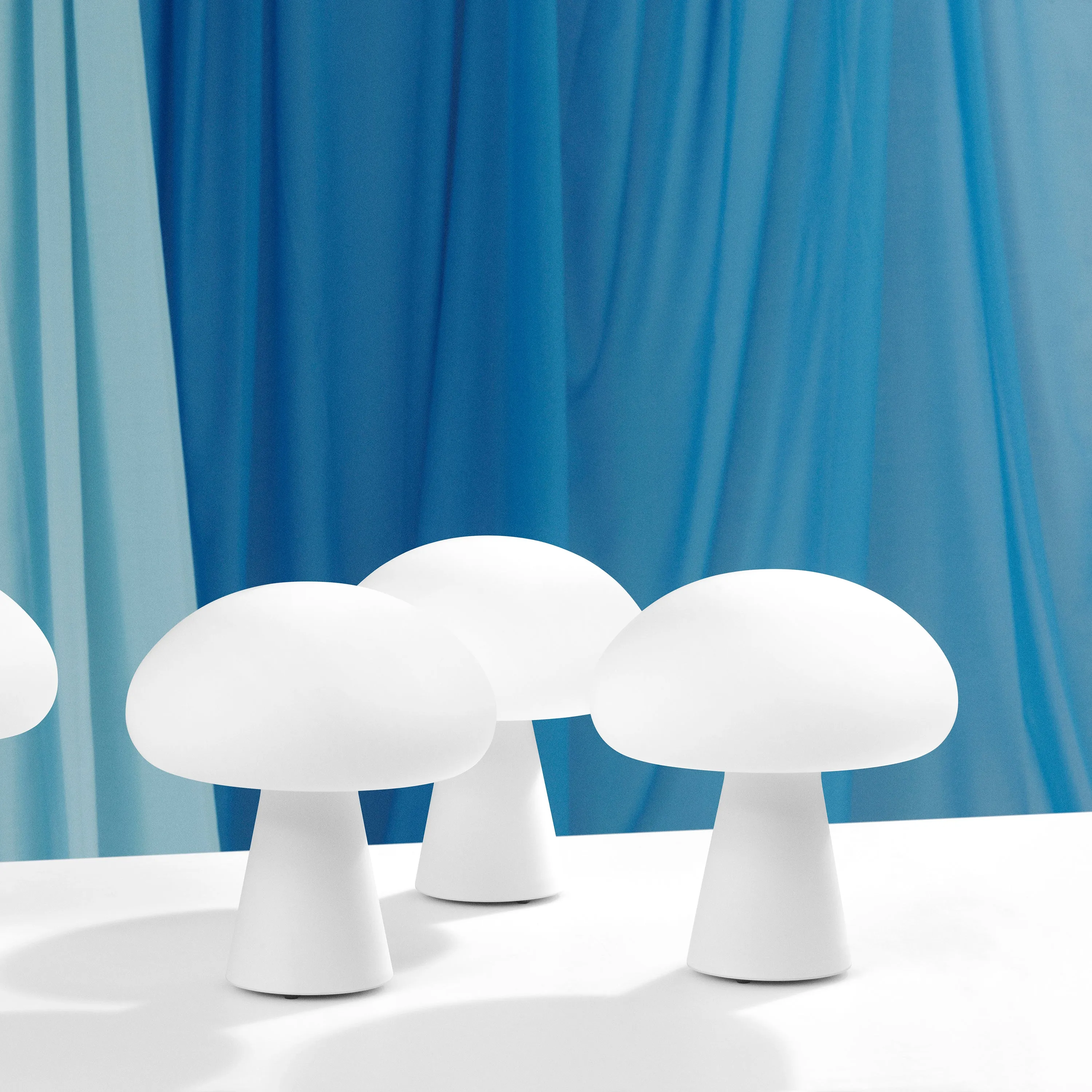 Obello Table Lamp: Outdoor