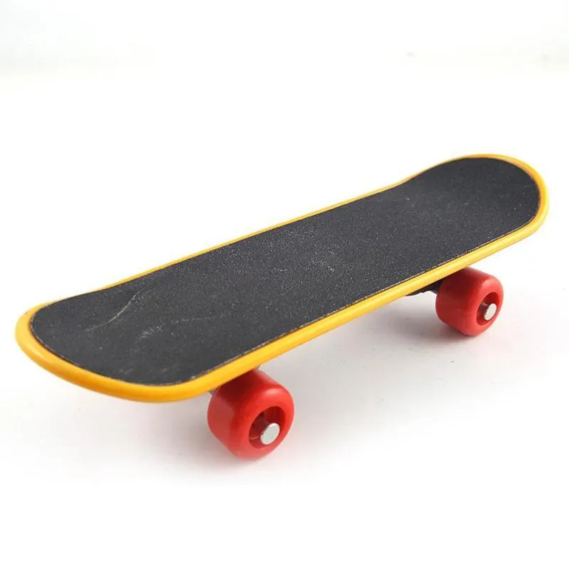 Safe Non-Toxic Bird Toys 2pcs Parrot Puzzle Interaction Toy Grinding Claw Mini Skateboard the Skating Shoes Training