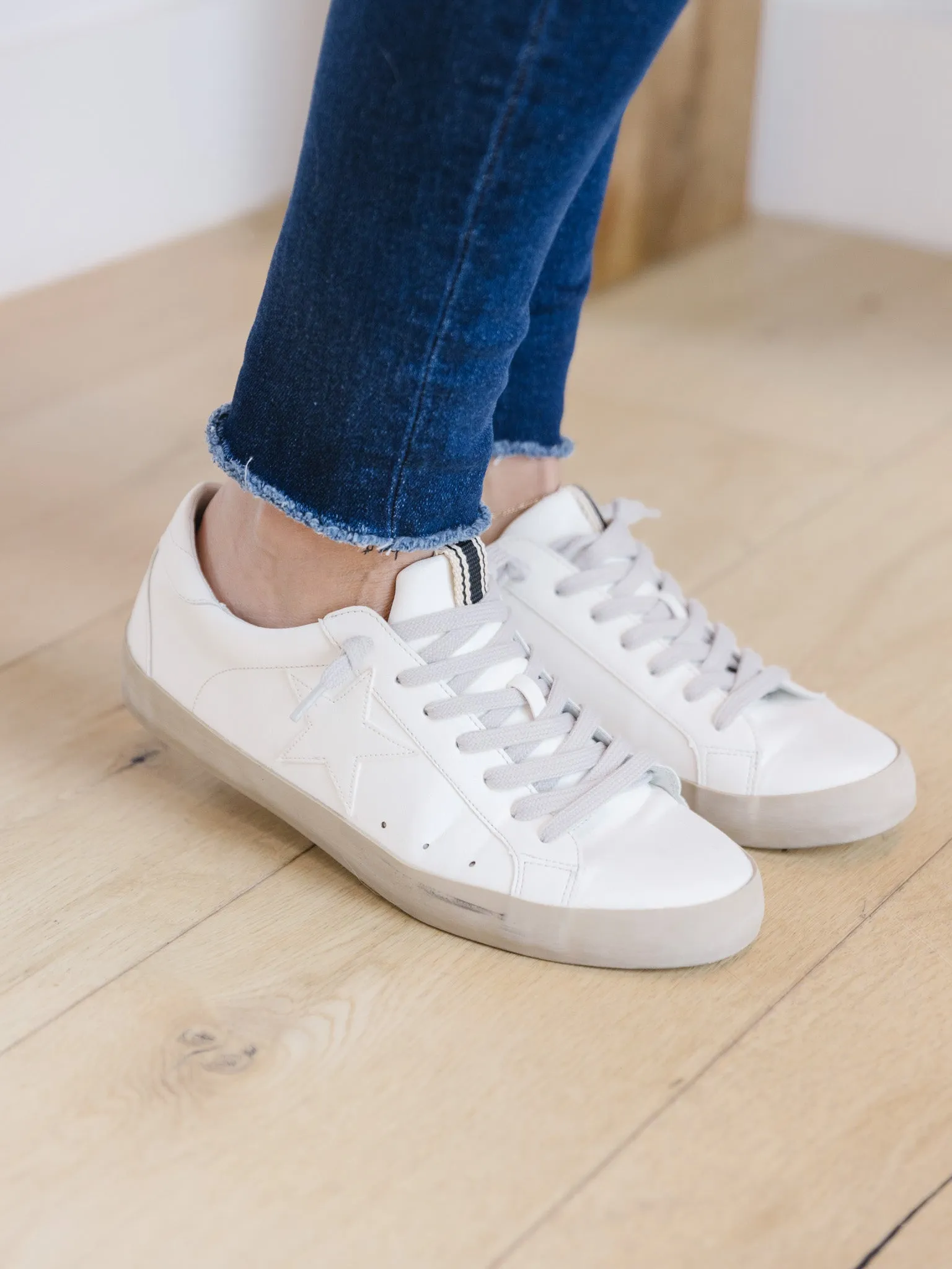 Shushop Paula White Sneaker