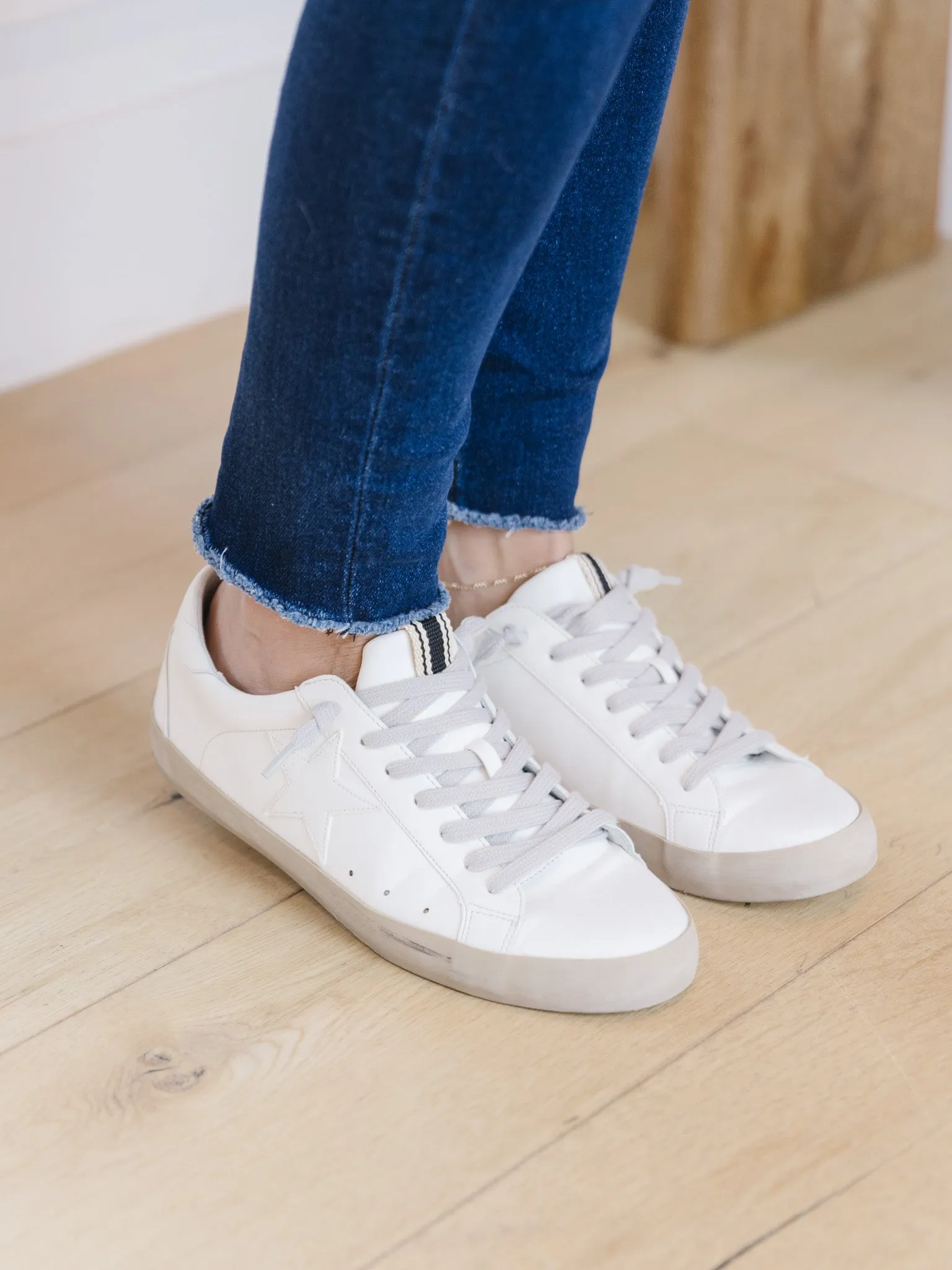 Shushop Paula White Sneaker