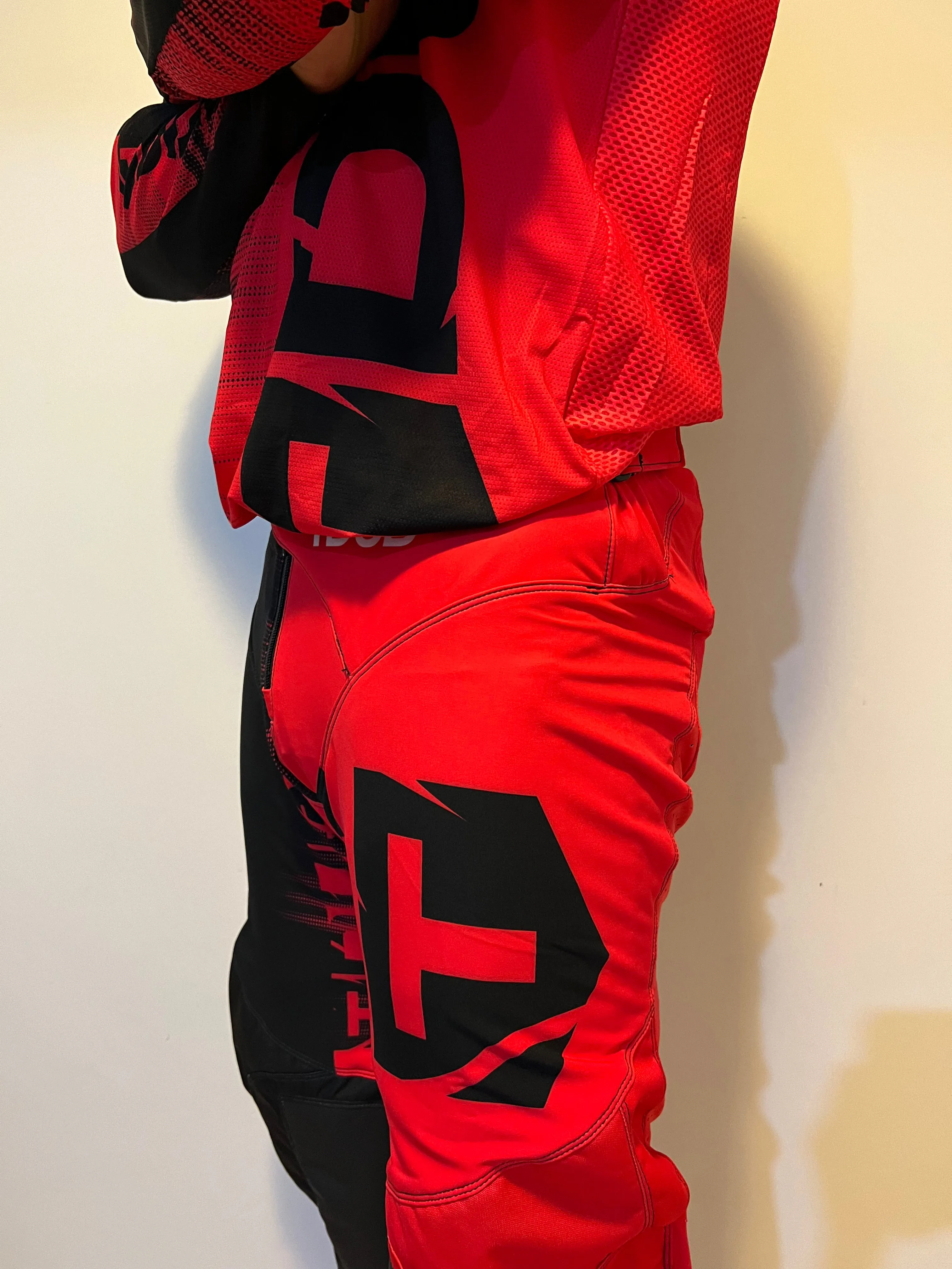 SPLIT - CORE PANT 4.0 (RED / BLACK)