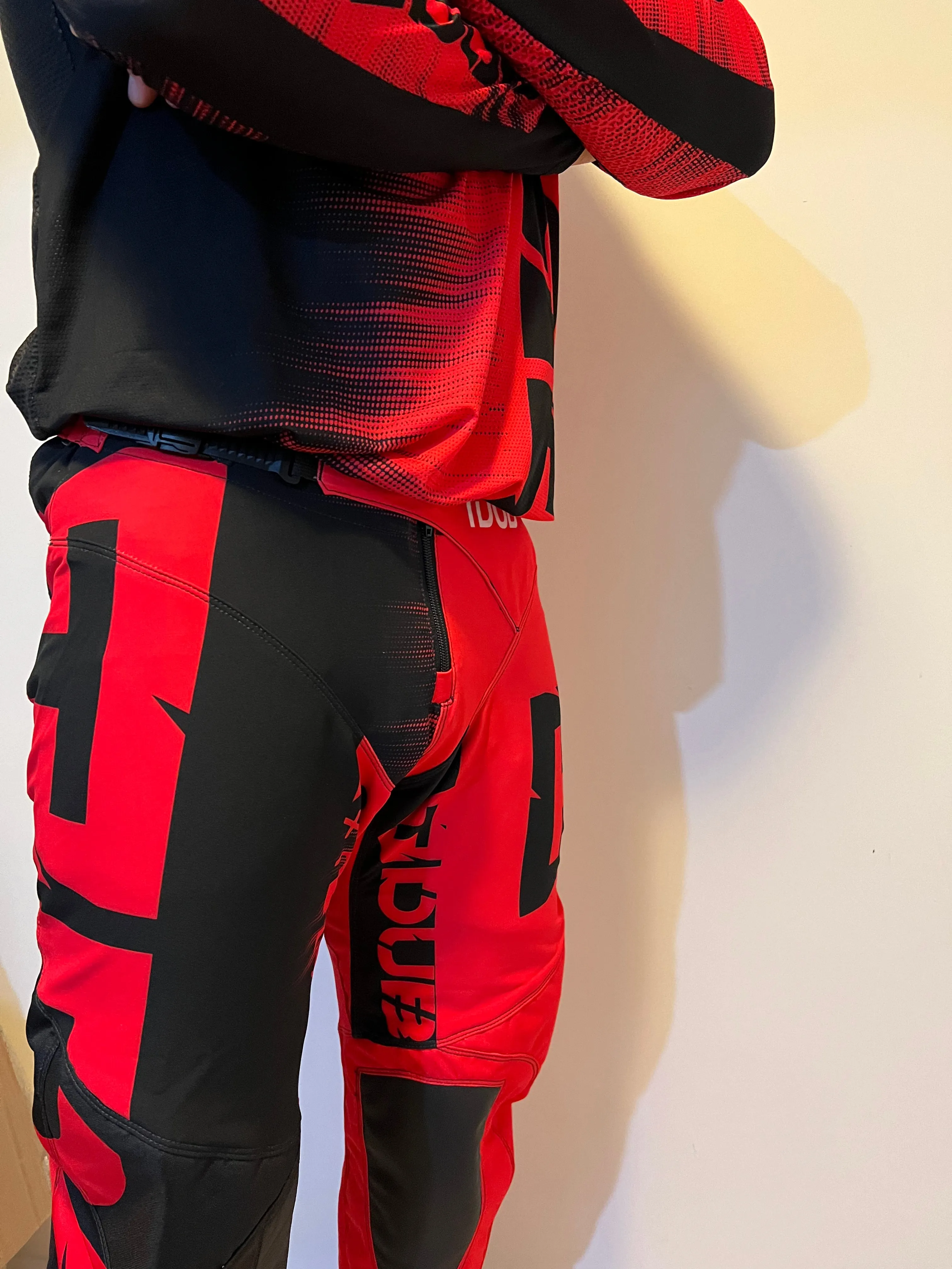 SPLIT - CORE PANT 4.0 (RED / BLACK)