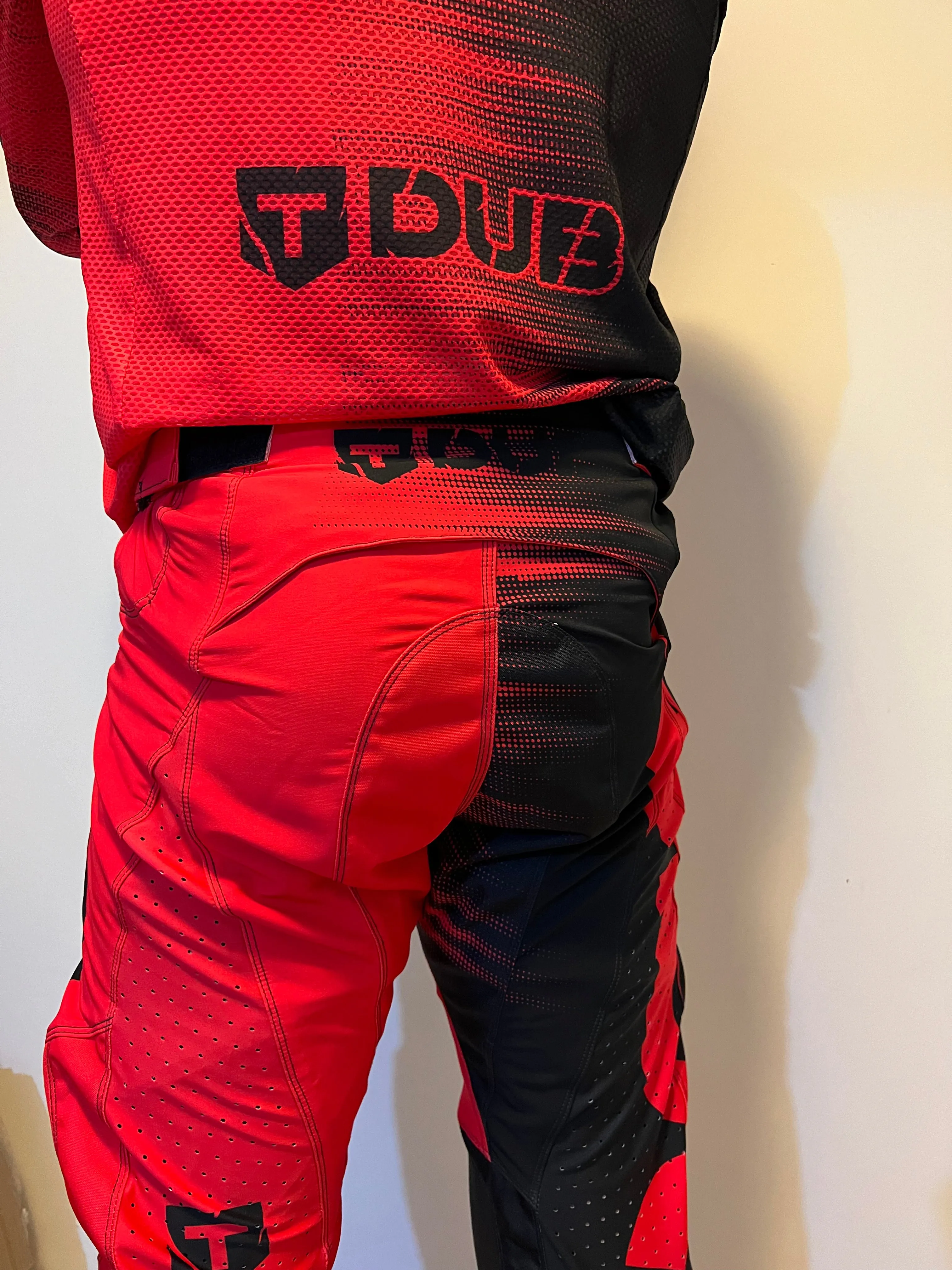 SPLIT - CORE PANT 4.0 (RED / BLACK)